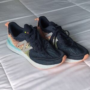 New Balance Women's Navy and Peach Athletic Shoes